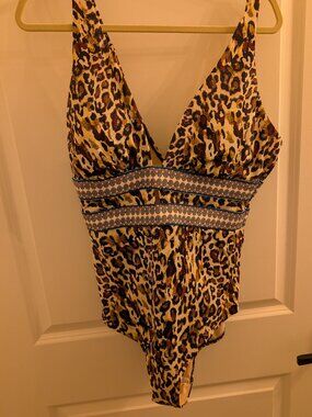 NWT - Swimsuits For All Leopard Plunge Swimsuit - Size 16